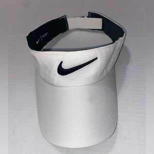 Nike visor with hook and loop technology